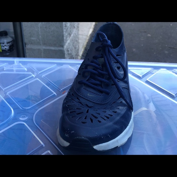 Nike Air Max Thea Joli Navy Cutout Running Shoes - Picture 2 of 10